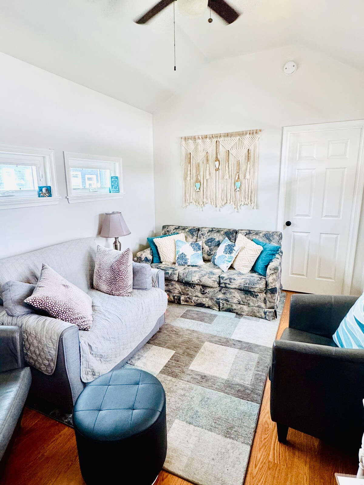 Tiny Tides Beach House • Pool • Walk to Beach (6)