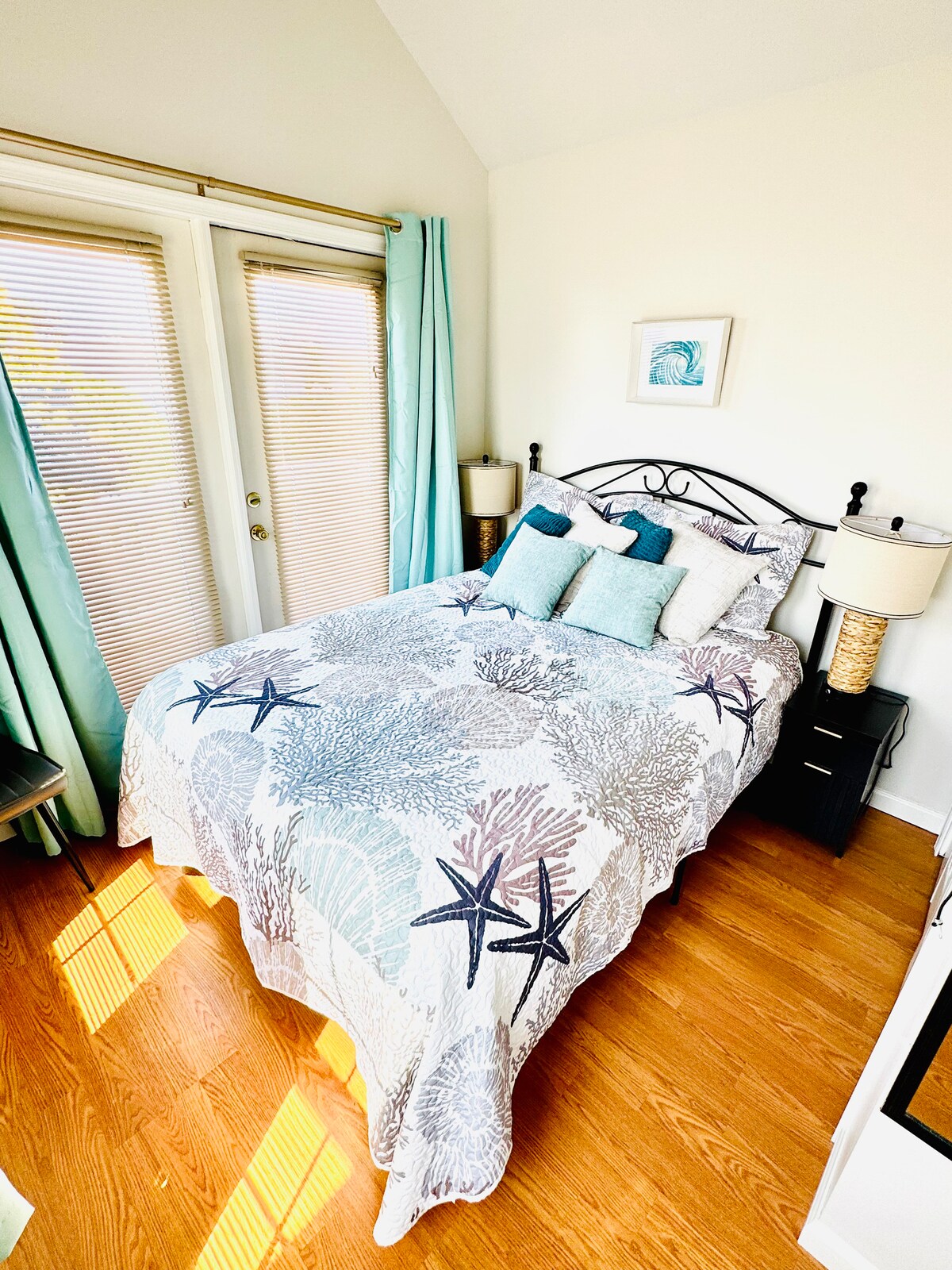 Tiny Tides Beach House • Pool • Walk to Beach (6)